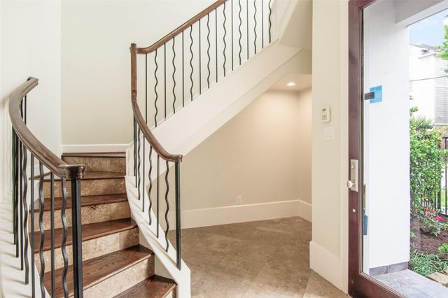 5505 Rose Street, Houston, TX 77007