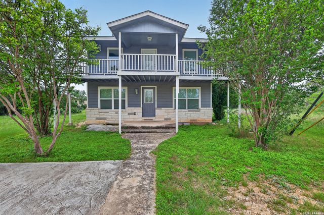 414 MEDINA DR, Bandera, TX 78003