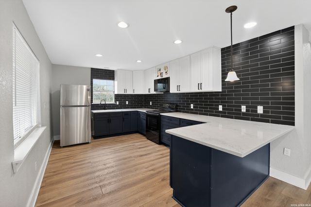 414 MEDINA DR, Bandera, TX 78003