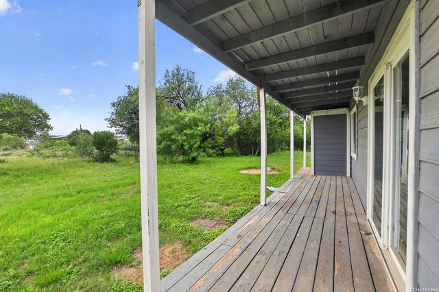 414 MEDINA DR, Bandera, TX 78003