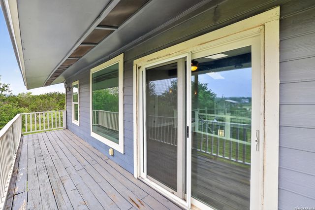 414 MEDINA DR, Bandera, TX 78003