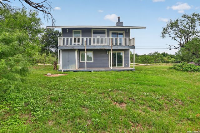 414 MEDINA DR, Bandera, TX 78003