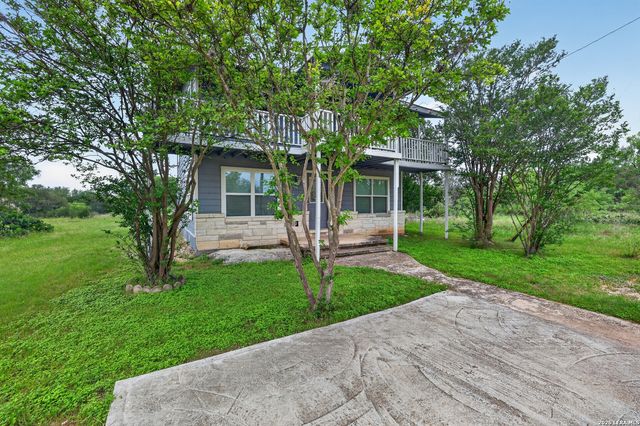 414 MEDINA DR, Bandera, TX 78003