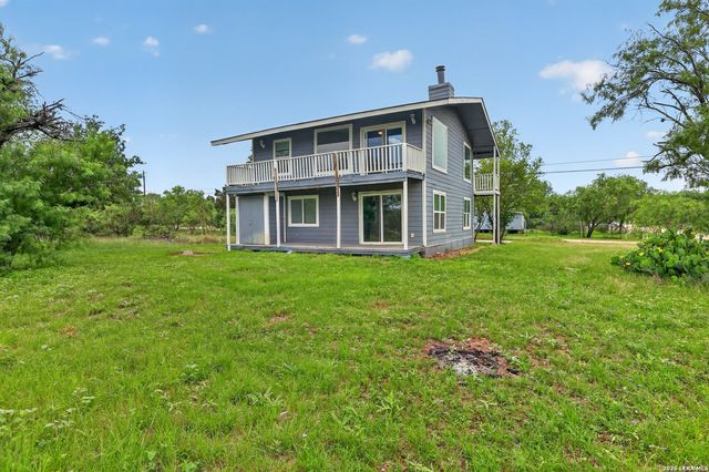 414 MEDINA DR, Bandera, TX 78003