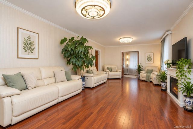 230 Lindenwood Road, Staten Island, NY 10308