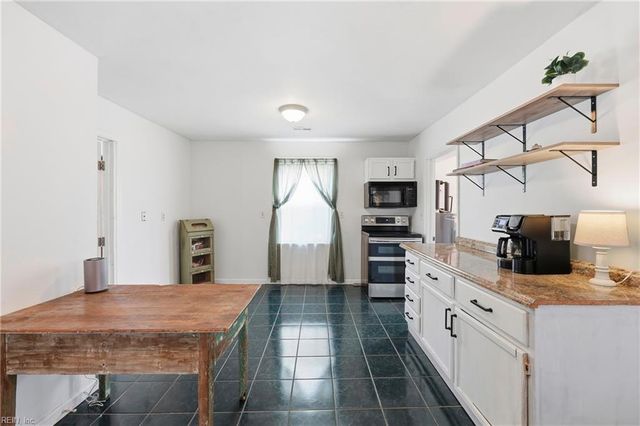 14 Connor PL, Portsmouth, VA 23702