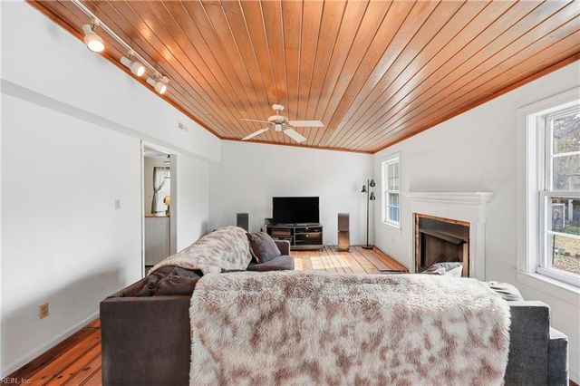 14 Connor PL, Portsmouth, VA 23702