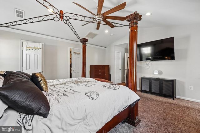 6217 OAKLAND DR, Woodbridge, VA 22193