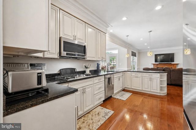 6217 OAKLAND DR, Woodbridge, VA 22193