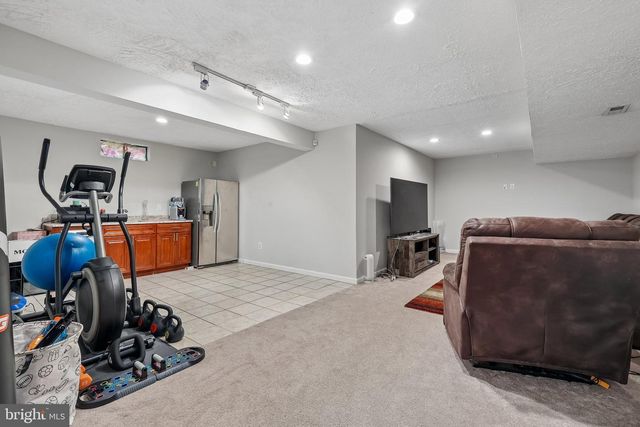 6217 OAKLAND DR, Woodbridge, VA 22193