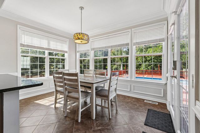6217 OAKLAND DR, Woodbridge, VA 22193