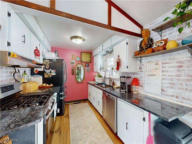 14801 Larkfield Drive, Brook Park, OH 44142