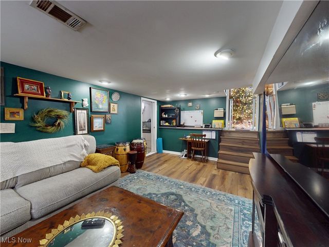 14801 Larkfield Drive, Brook Park, OH 44142