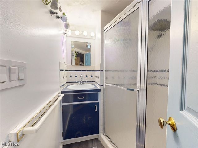 14801 Larkfield Drive, Brook Park, OH 44142