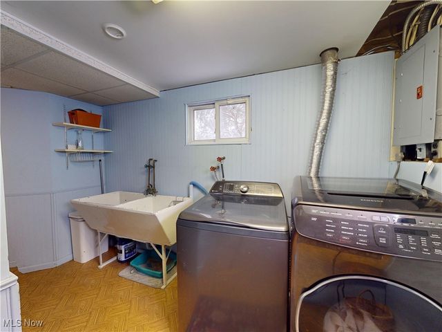 14801 Larkfield Drive, Brook Park, OH 44142