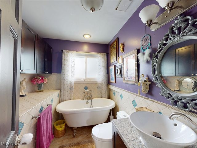 14801 Larkfield Drive, Brook Park, OH 44142