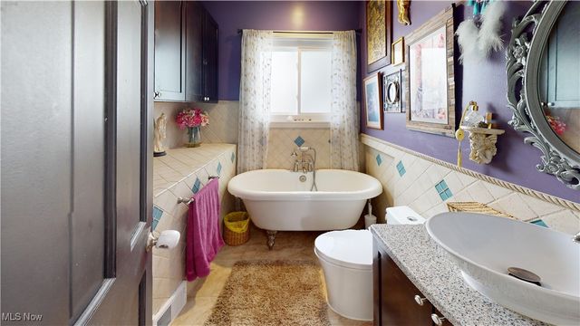 14801 Larkfield Drive, Brook Park, OH 44142