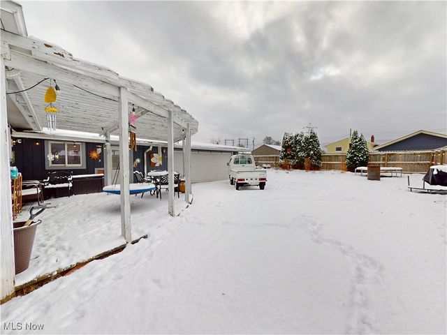 14801 Larkfield Drive, Brook Park, OH 44142