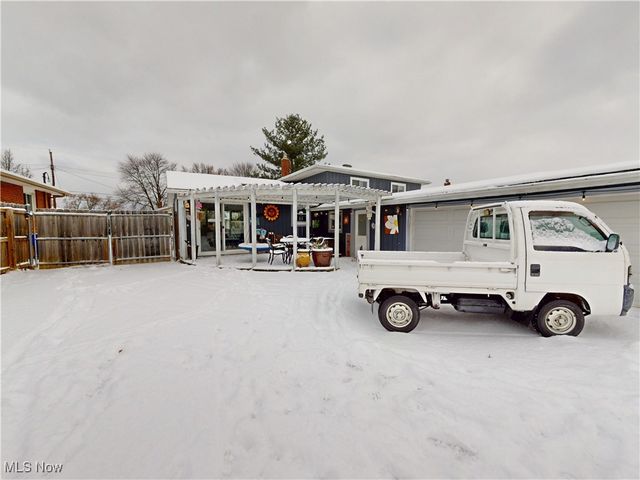 14801 Larkfield Drive, Brook Park, OH 44142