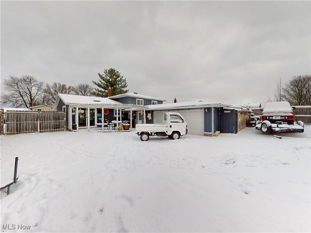 14801 Larkfield Drive, Brook Park, OH 44142