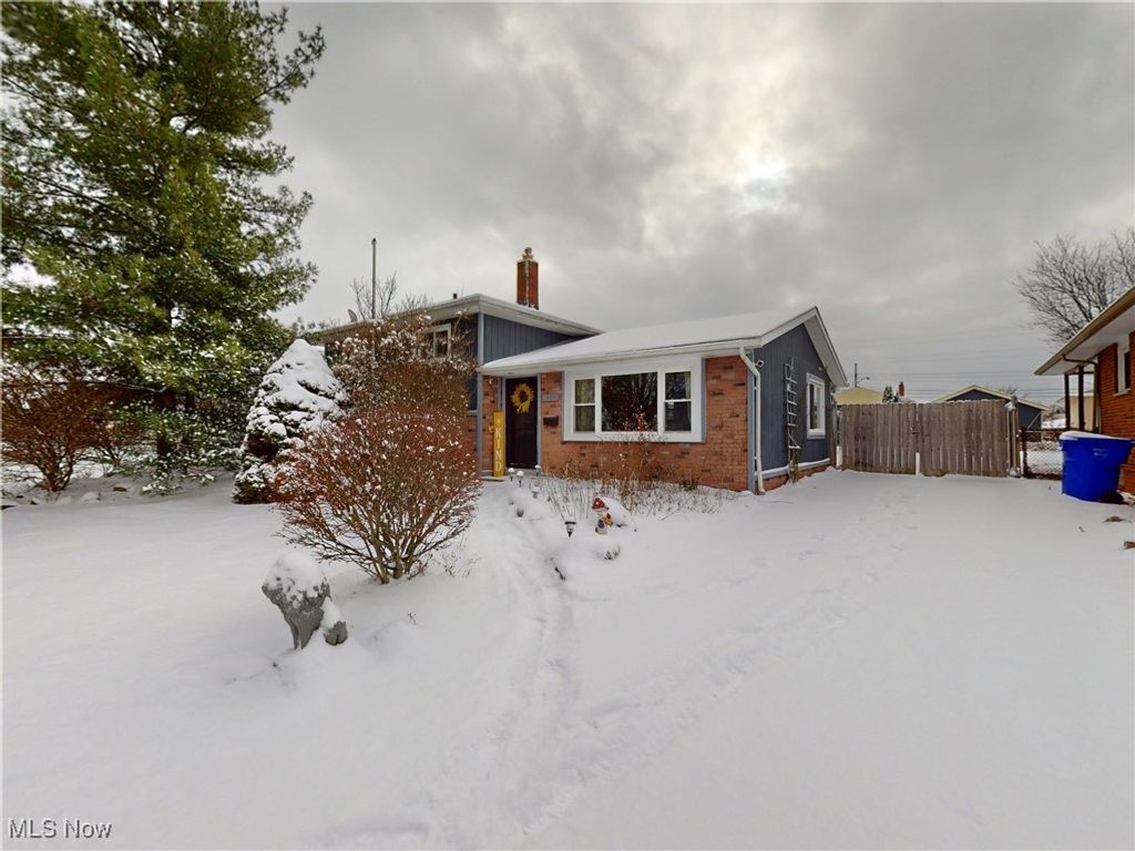 14801 Larkfield Drive, Brook Park, OH 44142