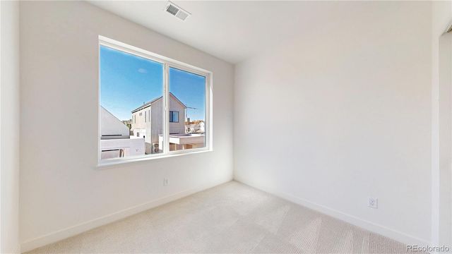 933 Edge Circle, Longmont, CO 80501