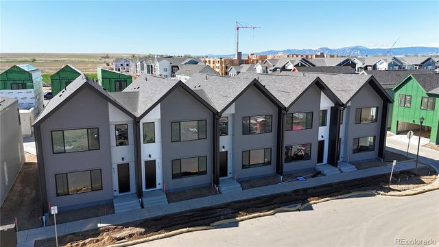 933 Edge Circle, Longmont, CO 80501