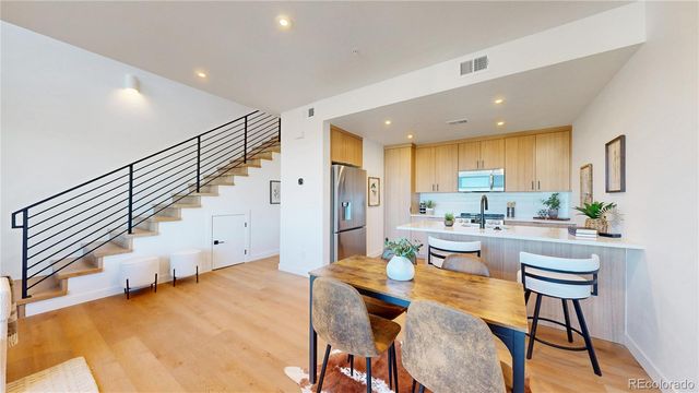 933 Edge Circle, Longmont, CO 80501
