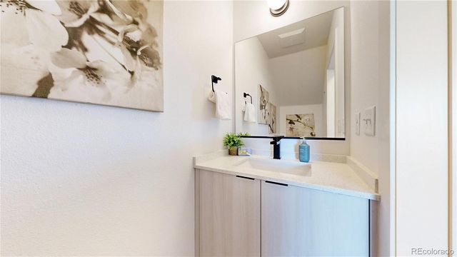 933 Edge Circle, Longmont, CO 80501