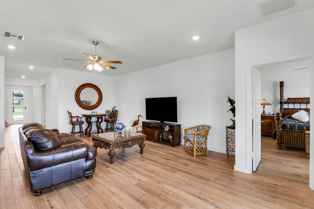5783 SE Skyblue Circle, Stuart, FL 34997