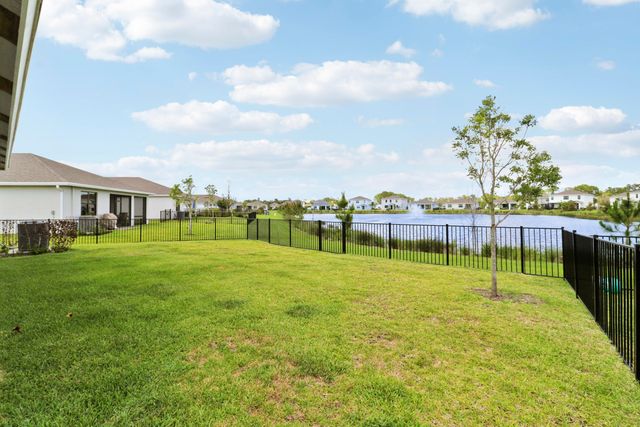 5783 SE Skyblue Circle, Stuart, FL 34997