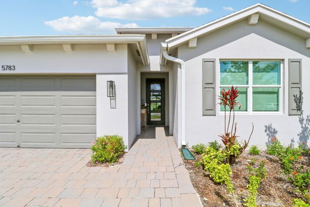 5783 SE Skyblue Circle, Stuart, FL 34997