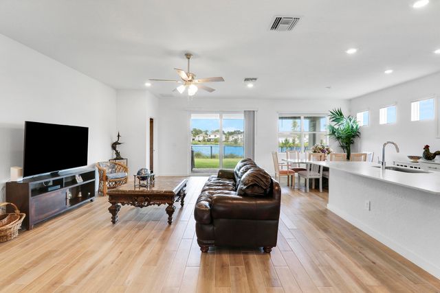 5783 SE Skyblue Circle, Stuart, FL 34997