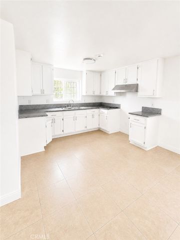327 E Lanzit, Los Angeles, CA 90061