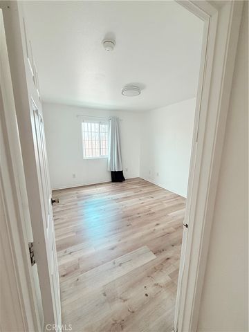 327 E Lanzit, Los Angeles, CA 90061