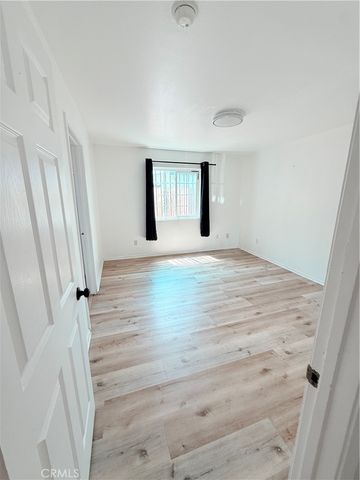 327 E Lanzit, Los Angeles, CA 90061