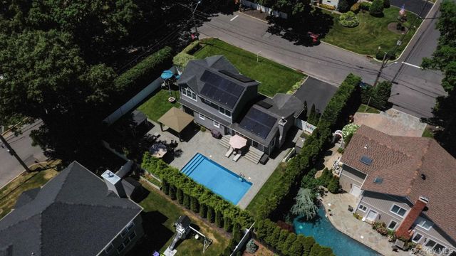 58 Roseville Avenue, Saint James, NY 11780