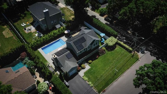 58 Roseville Avenue, Saint James, NY 11780