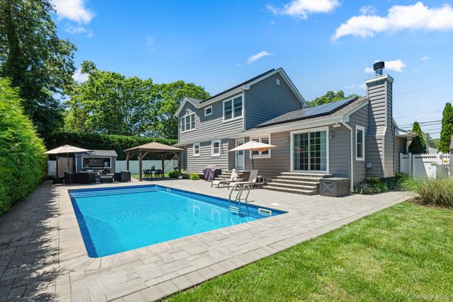 58 Roseville Avenue, Saint James, NY 11780