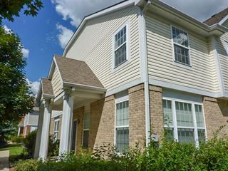 1250 GEORGETOWN Way, Vernon Hills, IL 60061