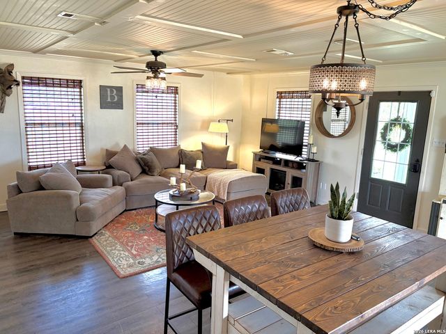 199 OLD CAMPBELL RD, Seguin, TX 78155