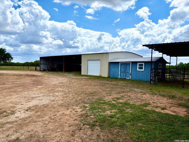 199 OLD CAMPBELL RD, Seguin, TX 78155