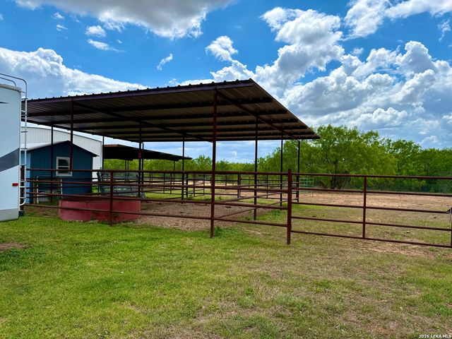 199 OLD CAMPBELL RD, Seguin, TX 78155