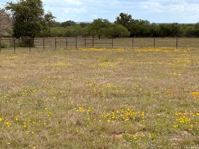 199 OLD CAMPBELL RD, Seguin, TX 78155