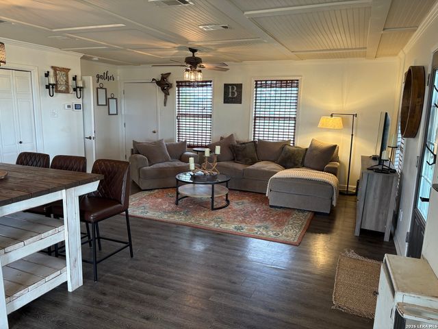 199 OLD CAMPBELL RD, Seguin, TX 78155