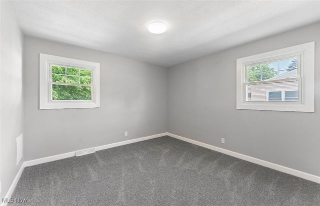 5318 Pinecrest Avenue, Youngstown, OH 44515