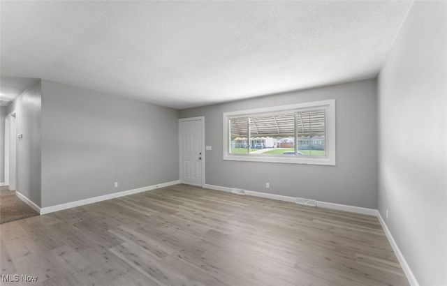 5318 Pinecrest Avenue, Youngstown, OH 44515