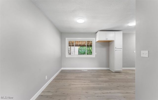 5318 Pinecrest Avenue, Youngstown, OH 44515