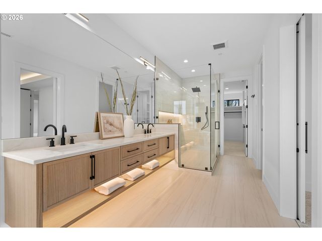 590 W U St, Washougal, WA 98671