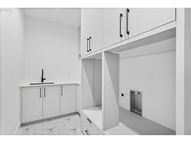 590 W U St, Washougal, WA 98671